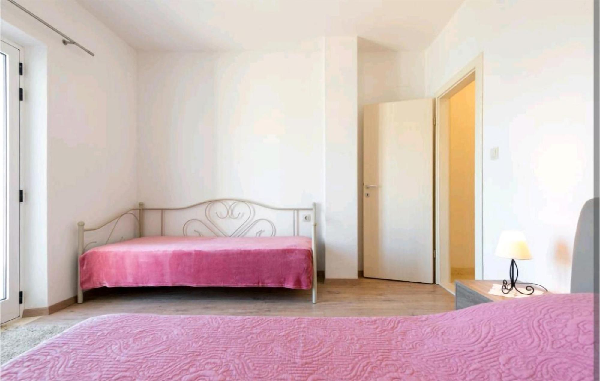 Amazing Apartment In Selca With Wifi Zewnętrze zdjęcie